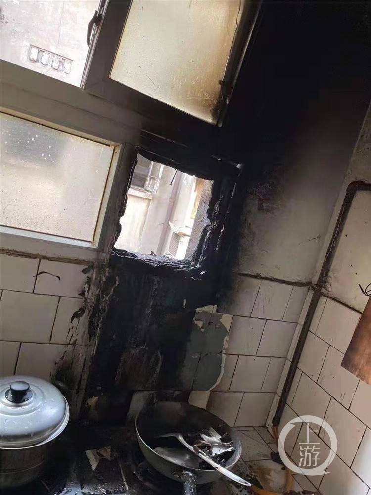 9楼厨房着火浓烟滚滚惊动邻居住户却还在卧室眯瞌睡