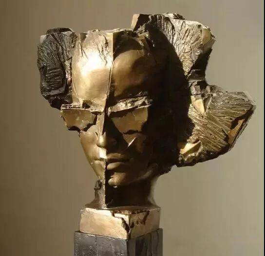 艺术家许正龙中国雕塑造像源于自然又高于自然