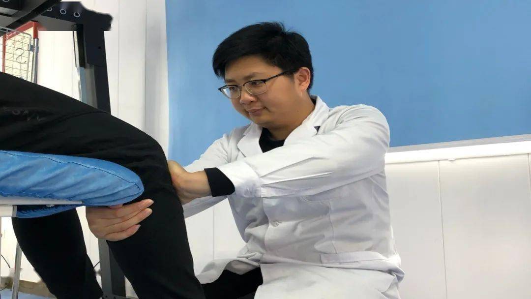 媒体报道名医直播间商丘市中医院康复科主任冯威关注康复治疗促进疾病