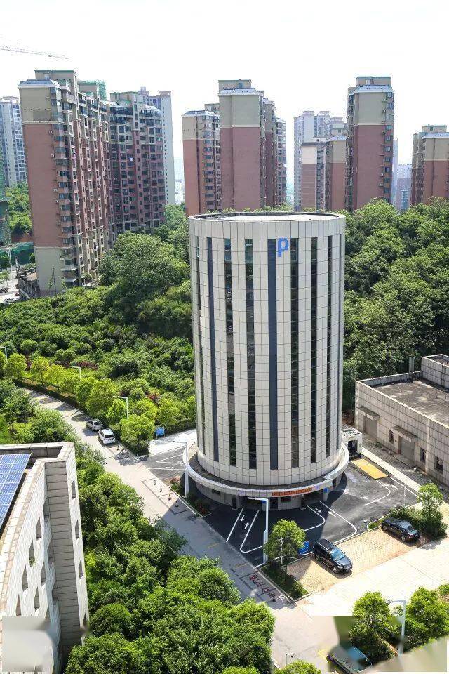 中国第一个独立单圆形塔库项目株洲天元区政府智能停车楼