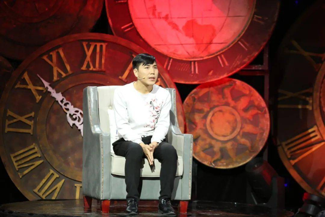 他是本期的委托人刘剑林来到《好久不见》的舞台想