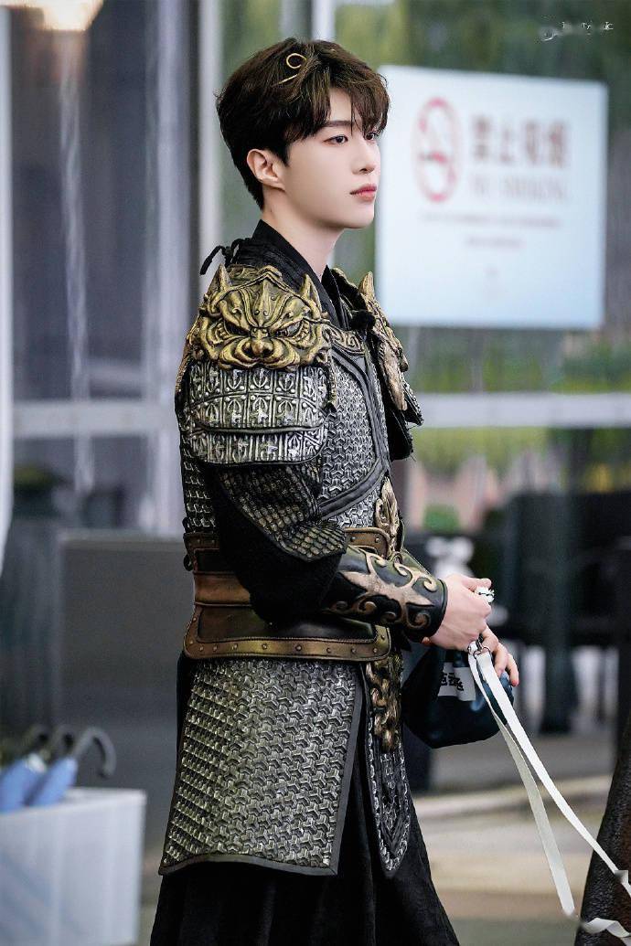 范丞丞王牌对王牌至尊宝造型公开春游家族一出现就是老coser了