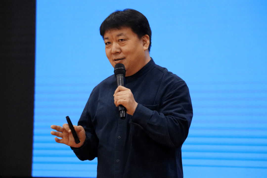 石麟专家引领提升课程执行力赋能学校新发展石麟教育集团邀请专家明亮