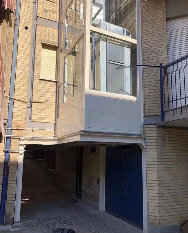 厉害底坑悬空的加装电梯