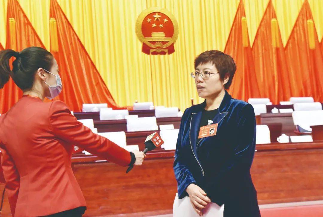 吴秀玲同志以全票当选为朔州市人民政府市长