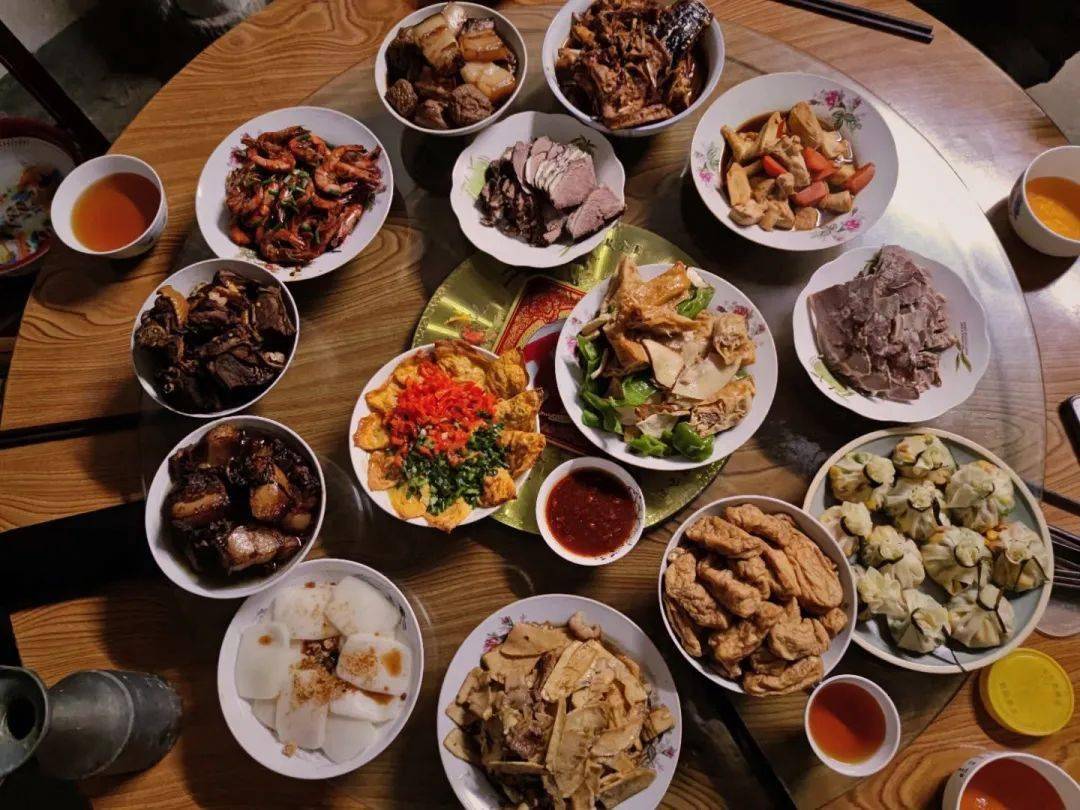 今晚湯圓團圓餡兒丨小楊梅邀你曬曬團圓飯