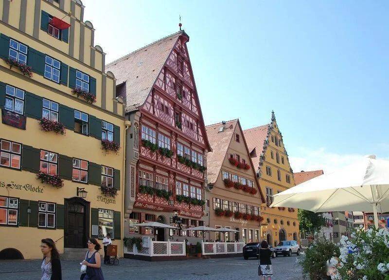 "飞往" 中世纪小镇的春天_丁克尔斯比尔