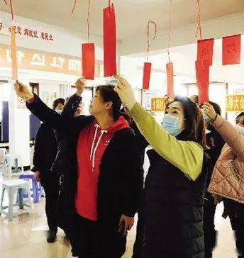 欢什么什么堂成语_成语故事简笔画(2)