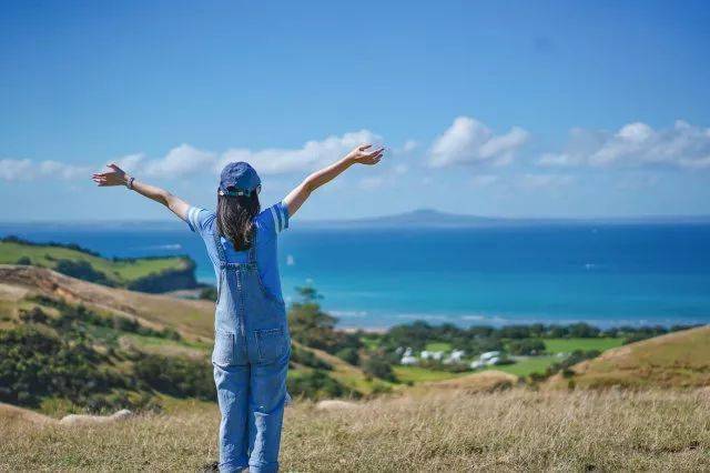 可以拍逆光拍剪影,当然,还有阳光给你制造的唯美文艺小清新旅行照