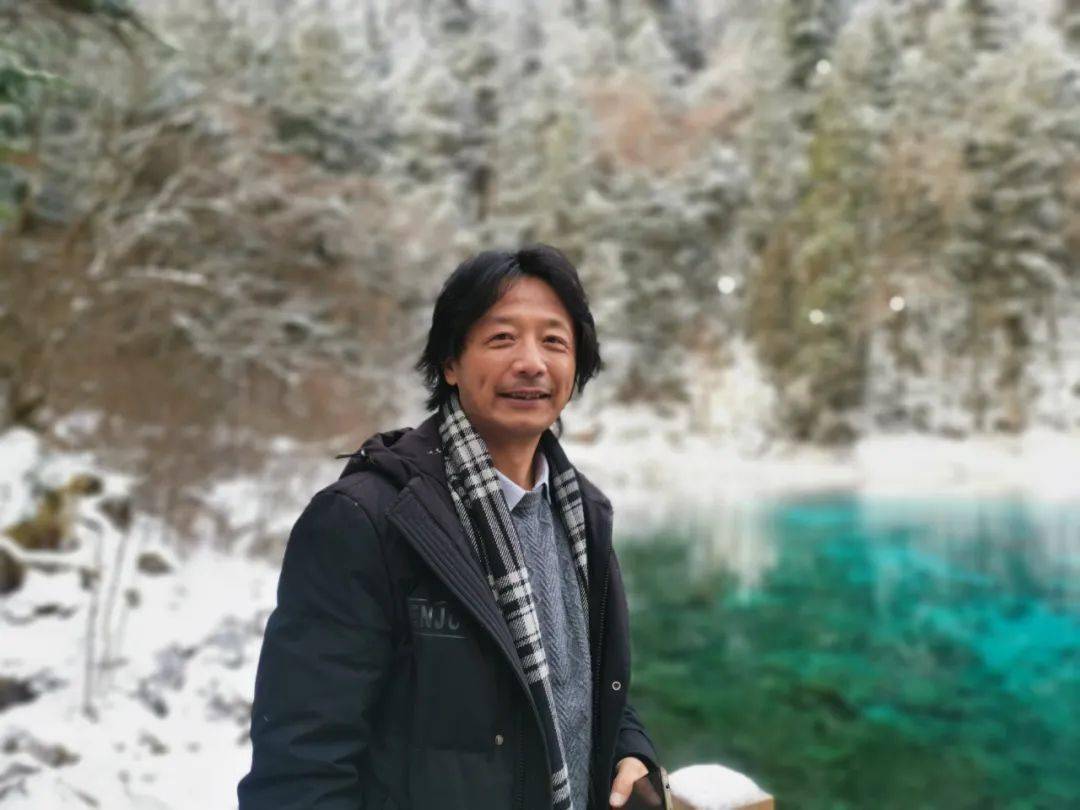 红豆20211主编荐读月亮的柔情创作谈次仁罗布