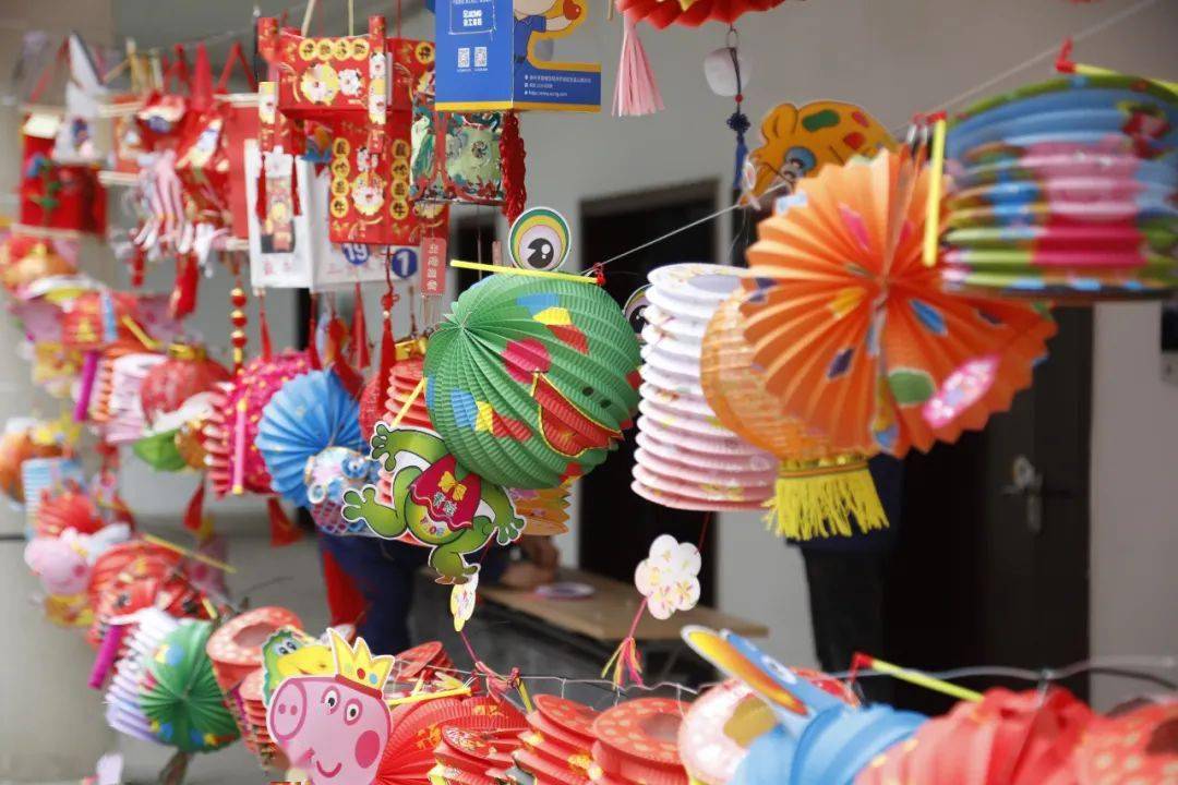 【thp40】元宵佳节花灯俏 诸事成圆"犇"向前