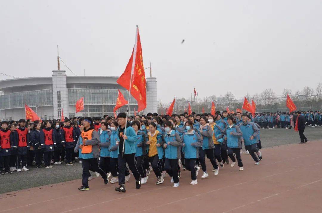 冲刺百日逐梦成功焦作一中举行开学典礼暨高三冲刺百日誓师大会