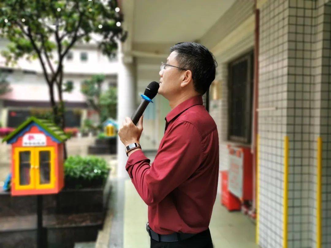 虎门镇东方小学集团总校长,东方小学校长刘雄山跟全校师生分享了元宵