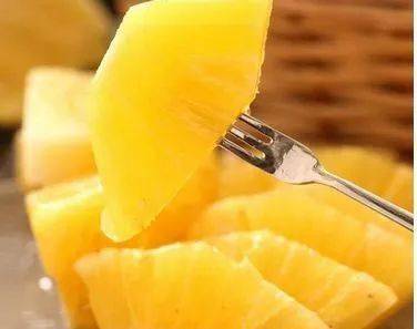 菠萝加盐水浸泡 07b69f1d4d5a41ca91677303b486e094.jpeg