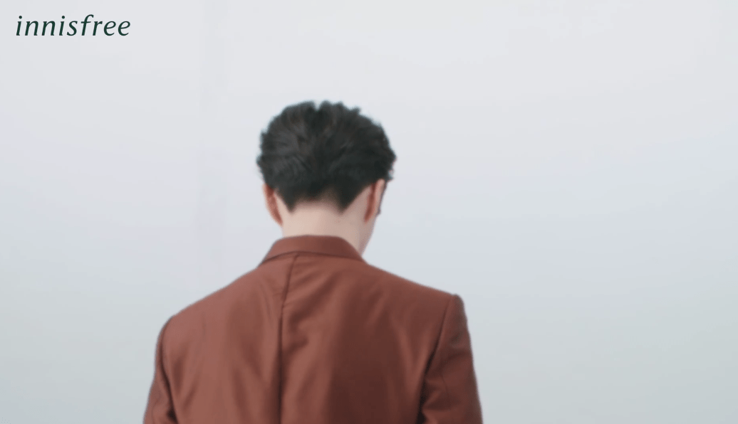 悦诗风吟发布代言人剪影版预告视频 范丞丞的背影还有谁认不出来吗?