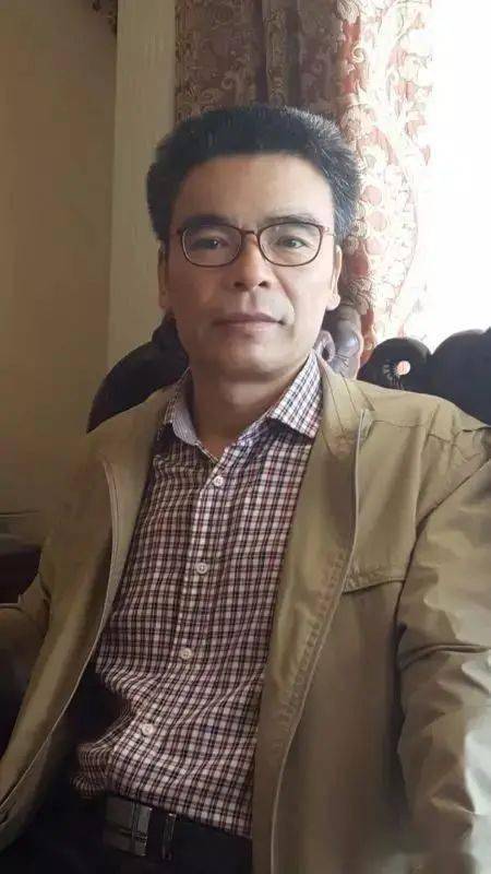 ▏聂凤翔,河南上蔡县人,中国书法家协会会员,中国水墨书画院副院长