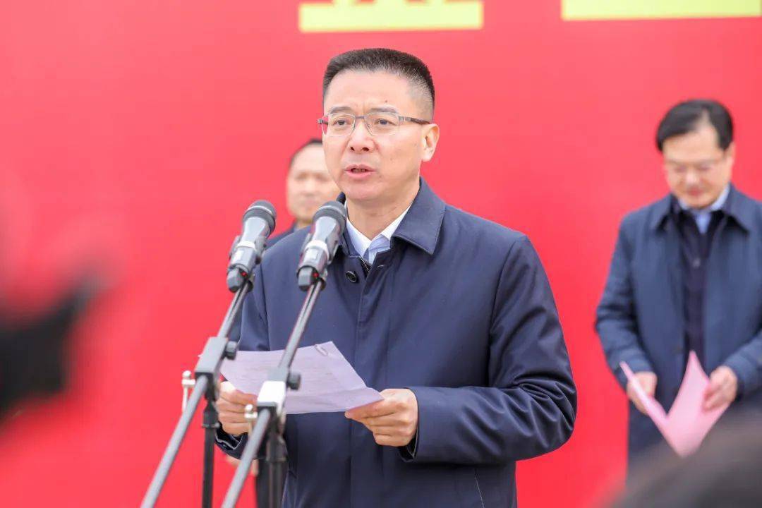 市长熊征宇致辞孝感市长熊征宇表示,项目是发展的载体,投资是发展的