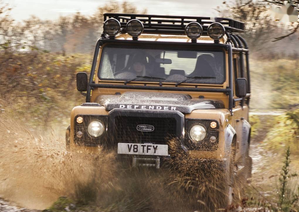 5.0t v8版路虎卫士:都说了先别加价买大g,"等等党"这次胜利了