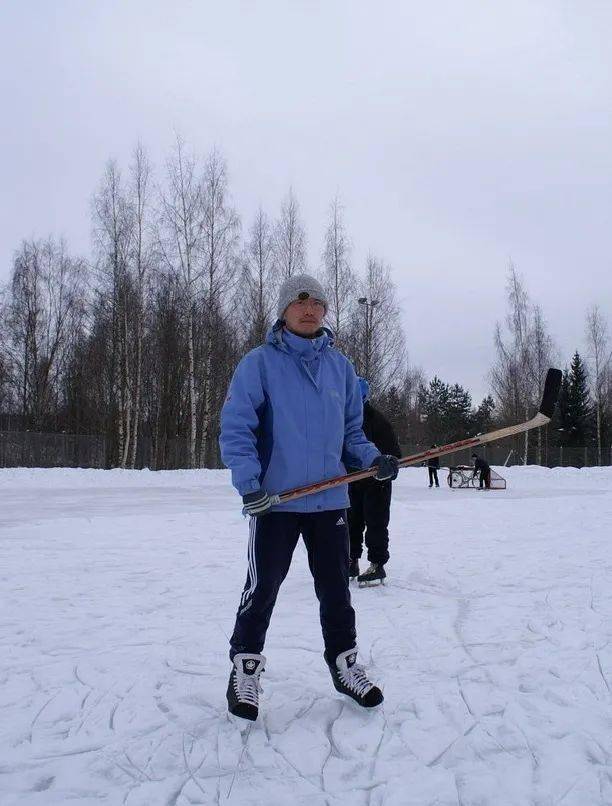 与冬奥同行绿瓦冰雪青年志雪中的思索刘阳