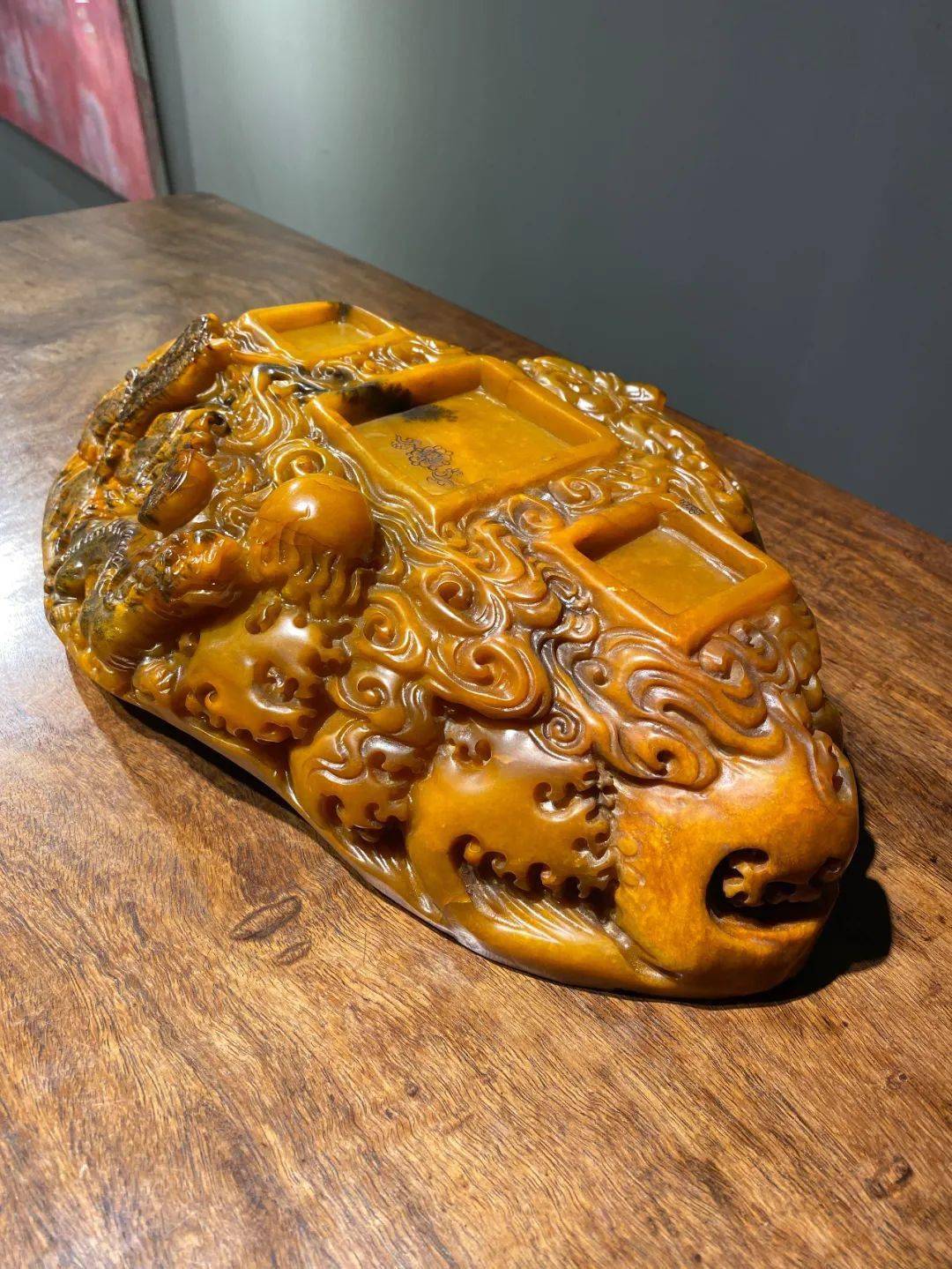 用之美—-博古汇萃 招财进宝 ▎寓意吉祥的田黄雕刻玉牌_寿山