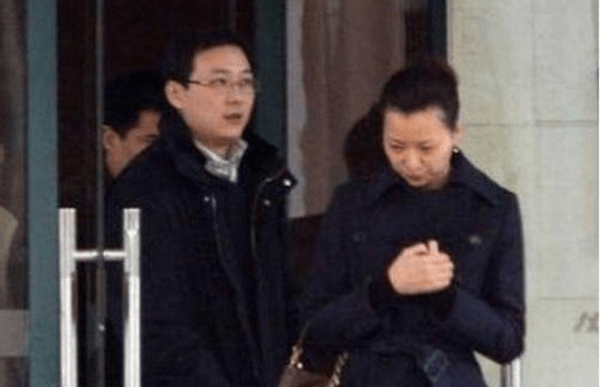 密春雷比董卿大多少 ad25611809054395ae0fd55d5f8f064a.png