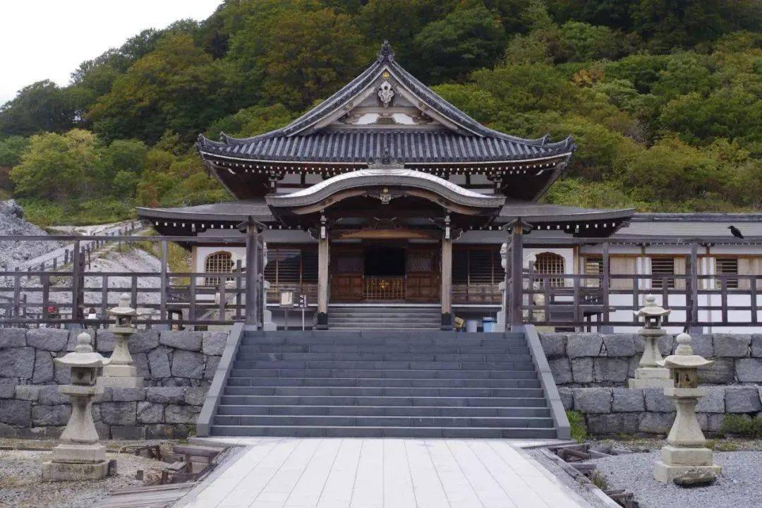 这里堪称日本最恐怖的旅游地,却也有梦幻风景!你敢挑战吗?_地藏