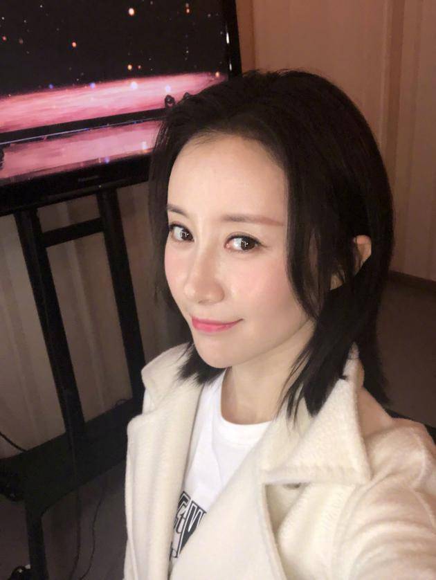 娱乐圈谁来过大姨妈(女明星来大姨妈开演唱会怎么办)（明星来月经）