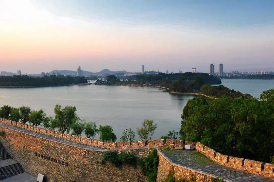 微视频台城诗人韦庄的六朝烟水