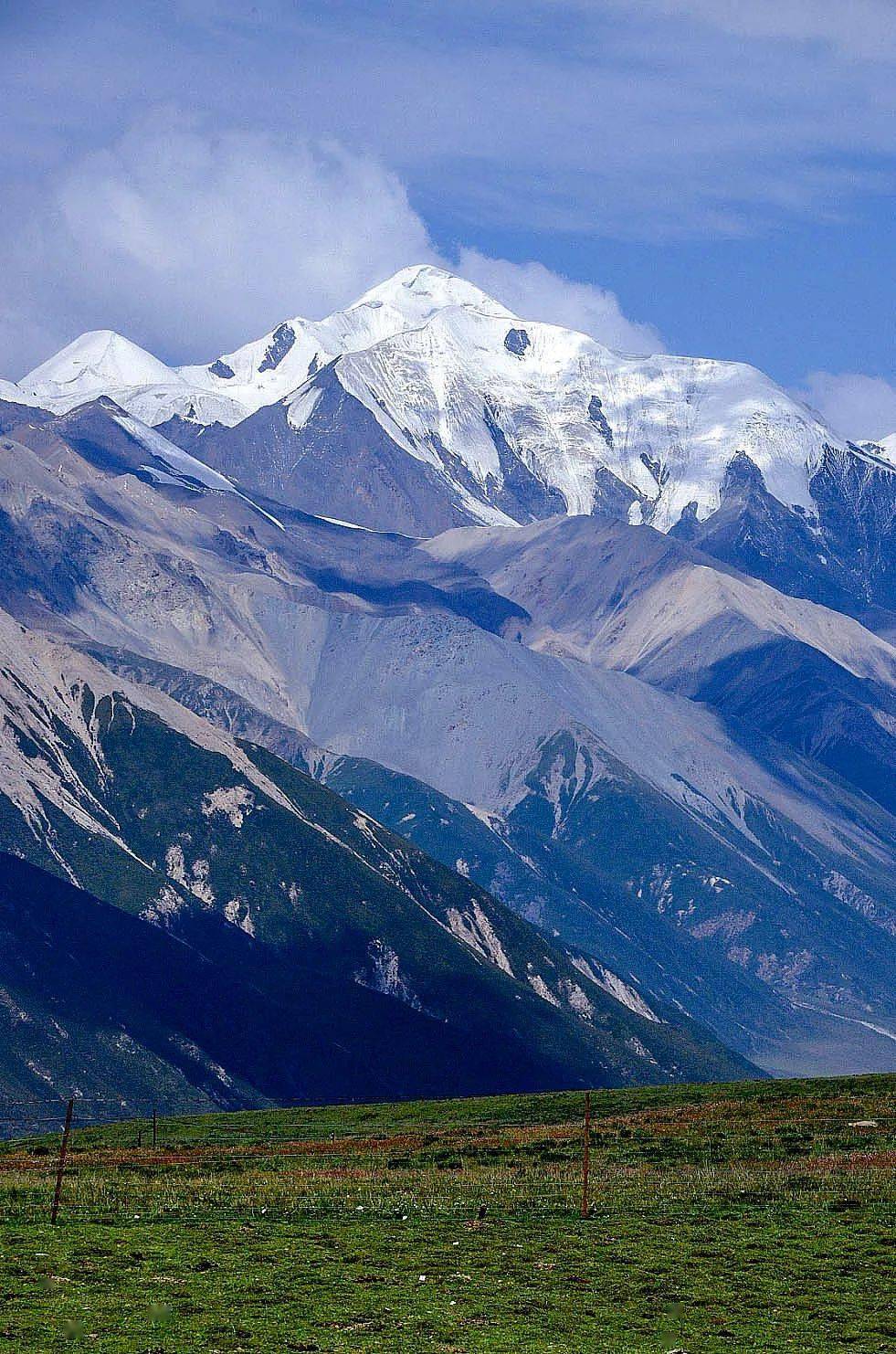 阿尼玛卿雪山六大神山之一