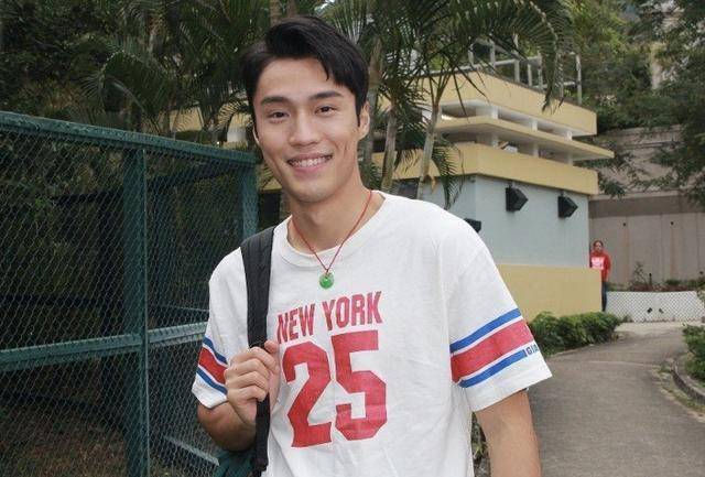 据了解,戴祖仪和丁子朗在剧中饰演一对,丁子朗更