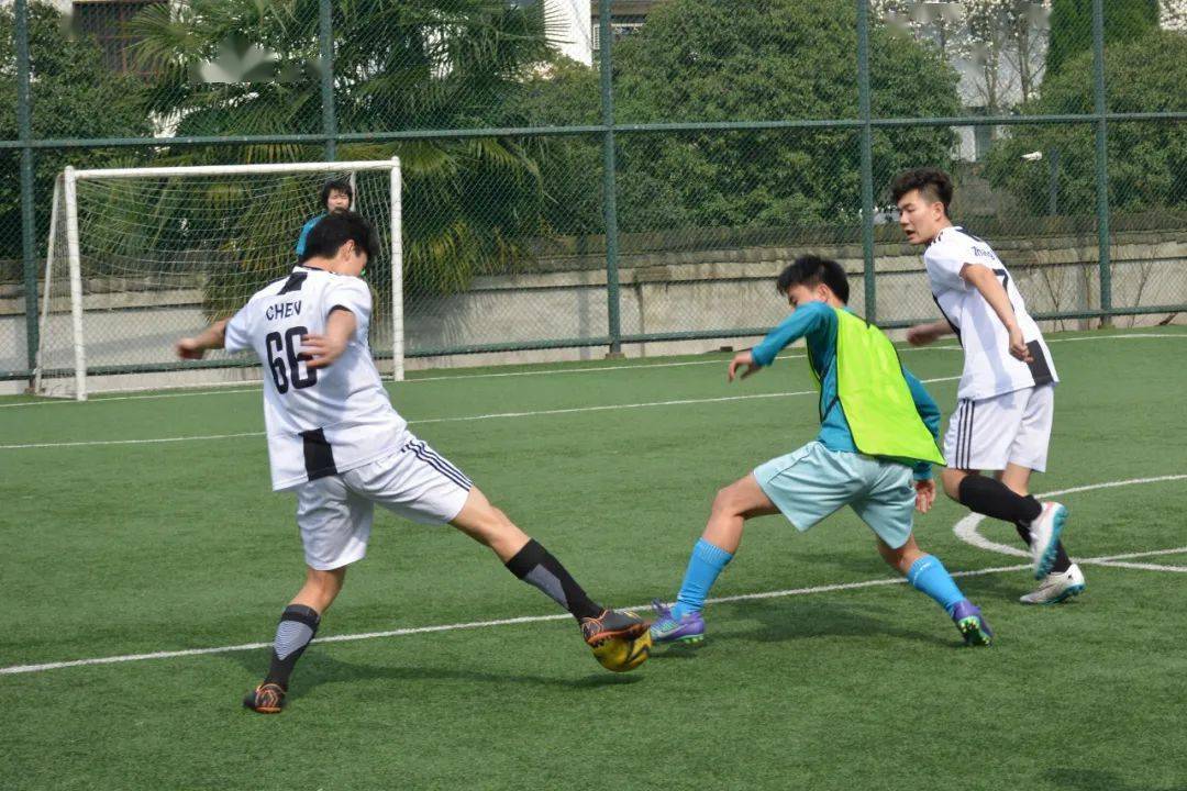 这个春天的正确打开方式快来快乐足球吧