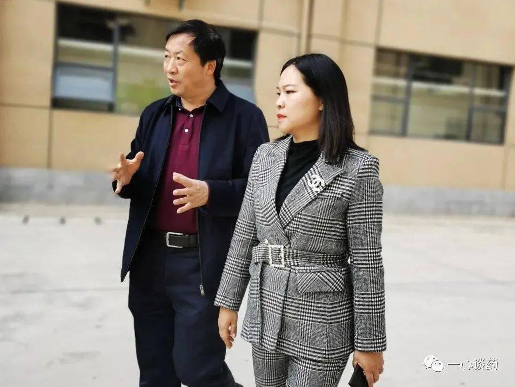 调研文山市医保局一行领导调研一心堂玉溪市医保局李泓局长考察指导