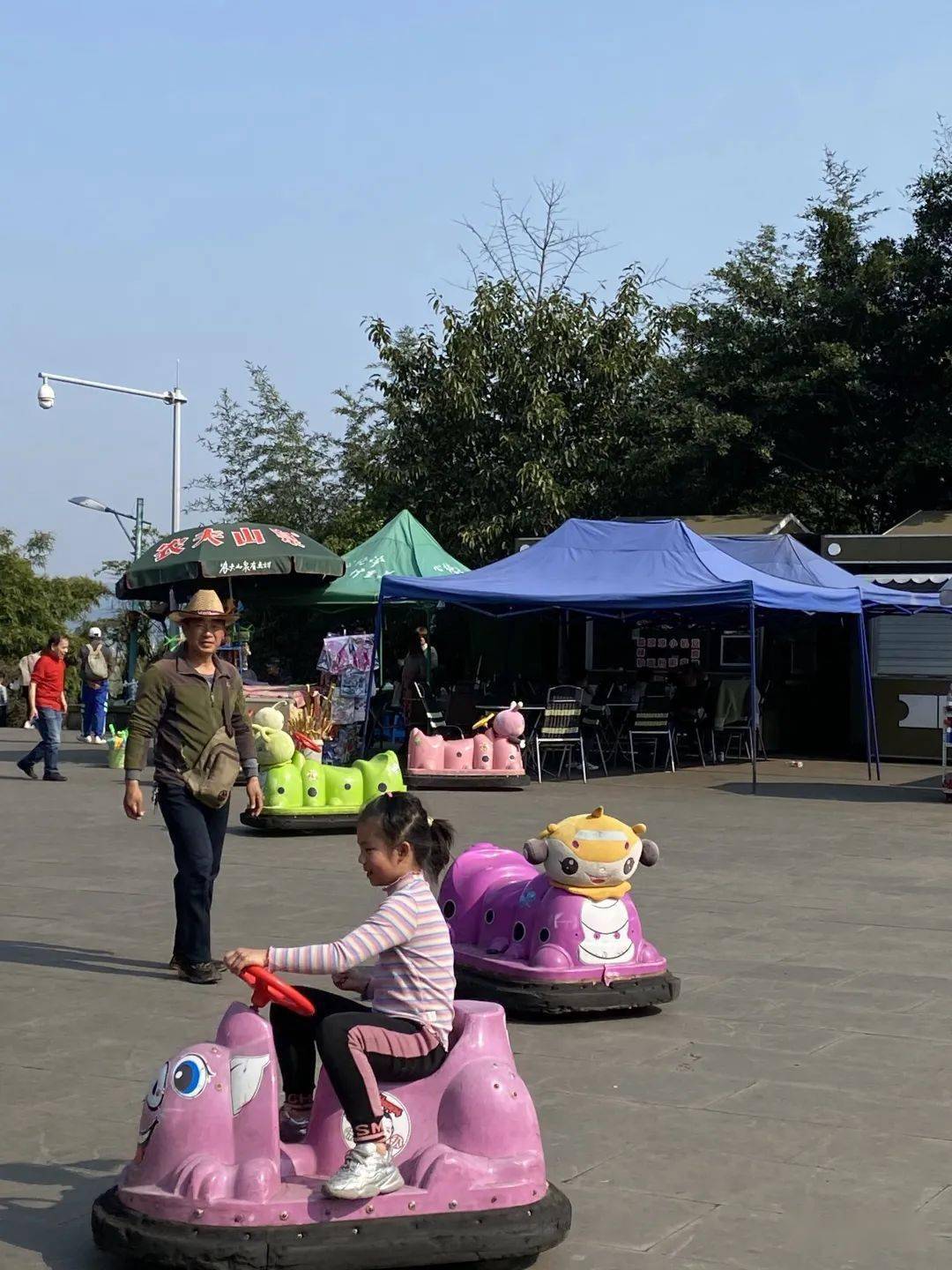 健身梯凭风看云一览北碚城区