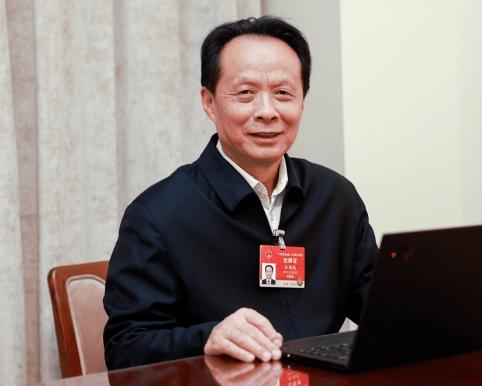 川观新闻专访全国人大代表耿福能搞好乡村振兴告别锄头用好技巧