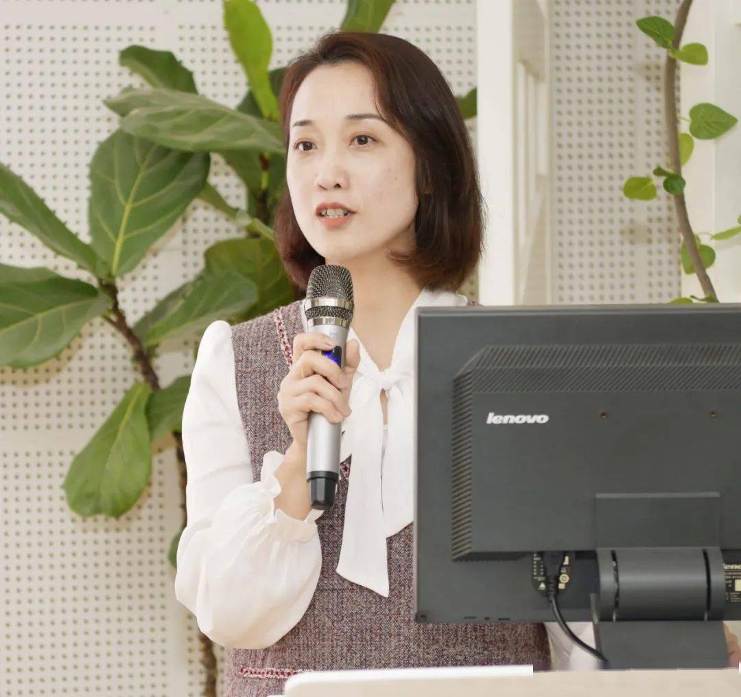 计划为内容,进行了精彩的汇报分享,分别是小班级陈蕾老师的"从新出发