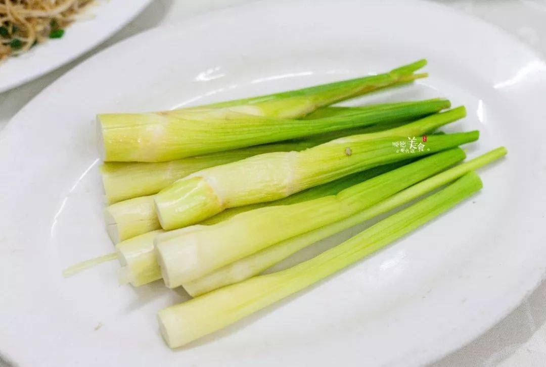 3 蒸胶笋看着那满到快要装不下的沙蚬,让小编十分感慨!