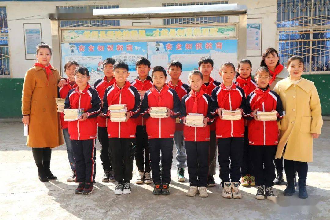 光山这里《雷锋的故事》随流动图书车进校园_活动
