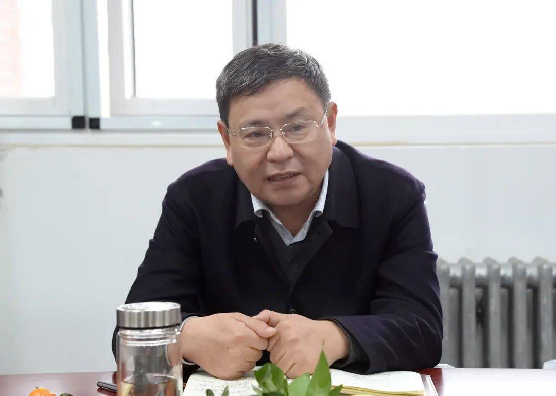 王伟说,一中81年的历史上涌现出了一大批以首任党组织书记杨蕴玉,中原