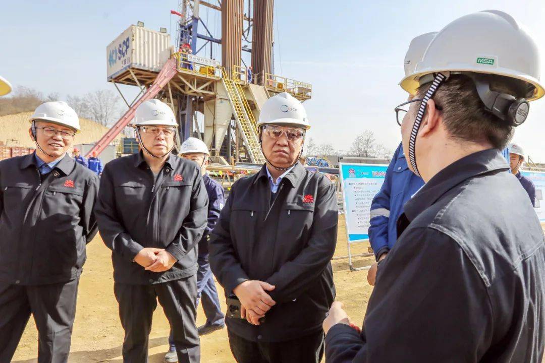 兰建文赴勘探公司采气厂调研