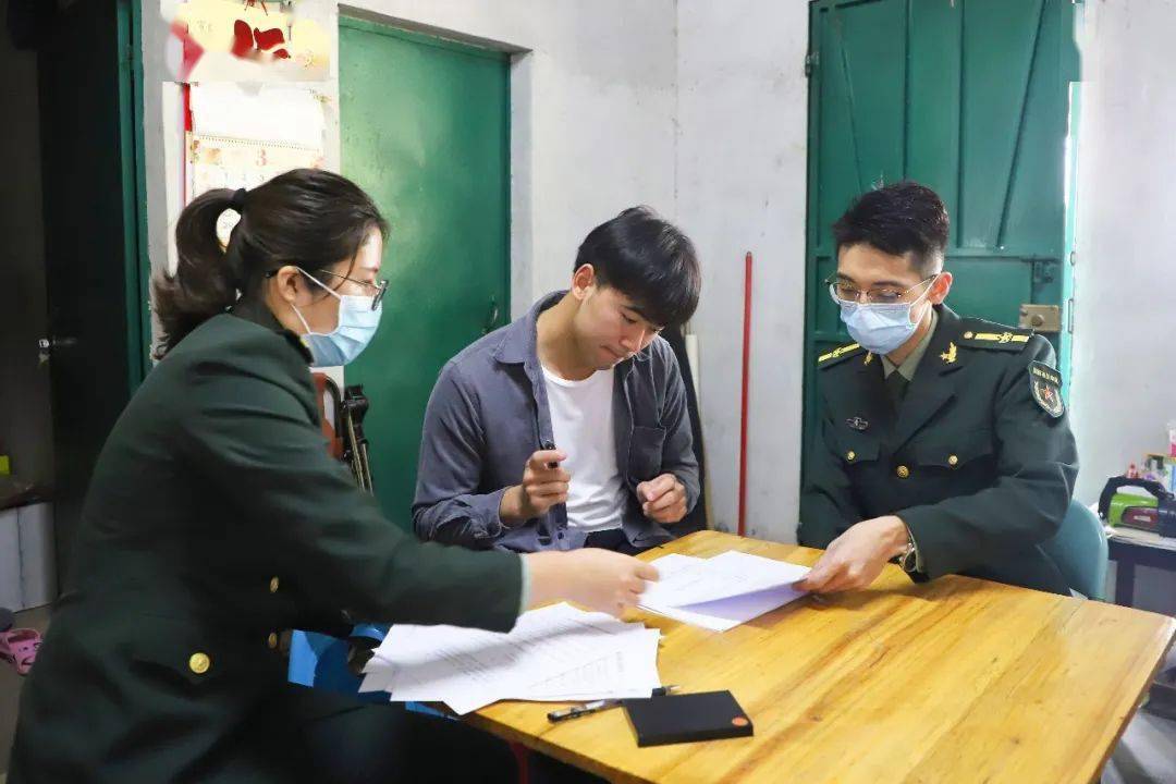 严把征兵政审关谢岗镇征兵集结号已吹响