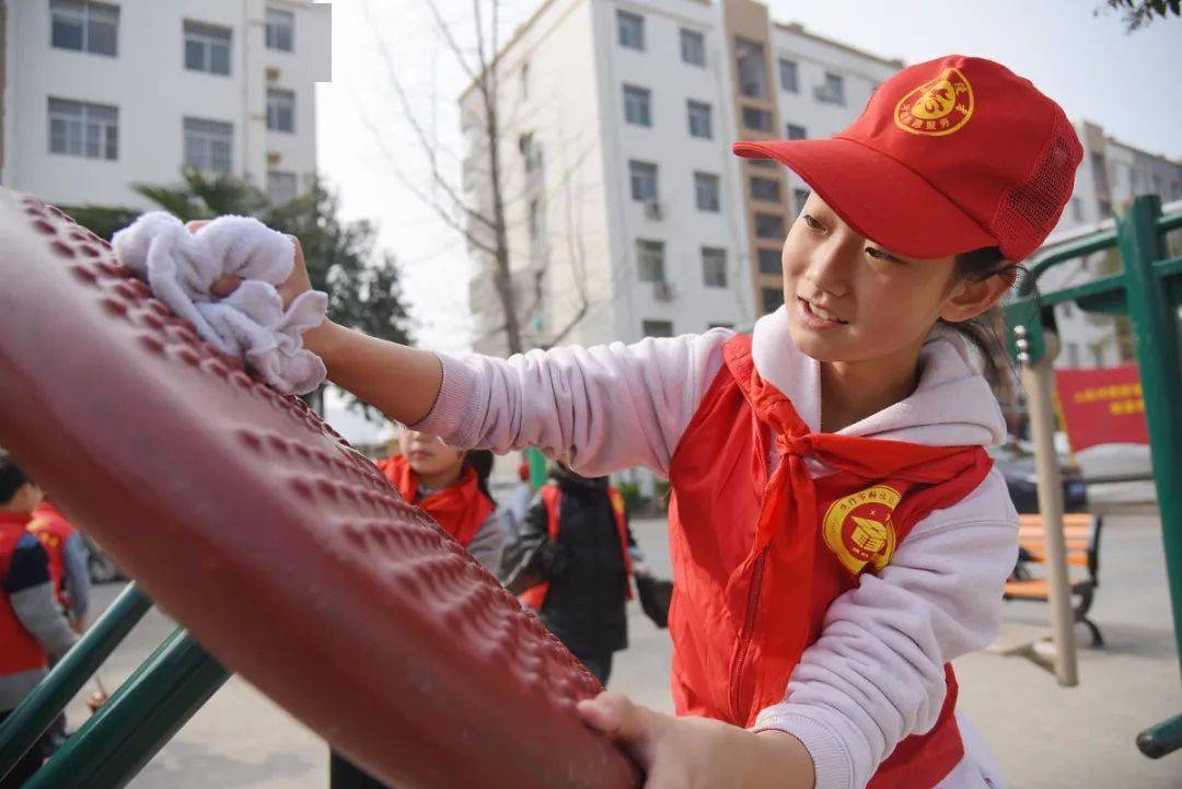 丰泽园小学丨小小志愿者社区献爱心