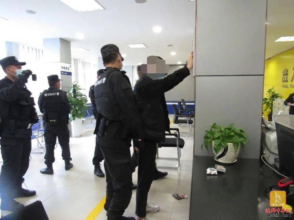 国内一男子想来迪拜搞博彩结果第一步就被抓了