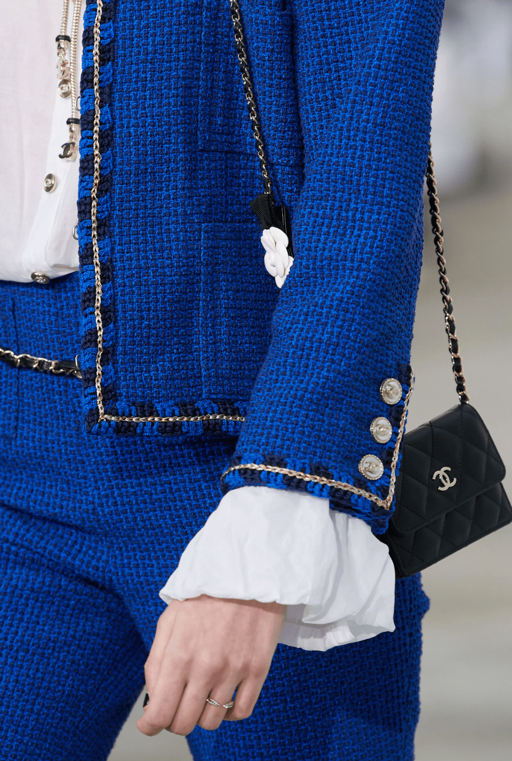 chanel spring 2021一个小小的元素就能改变包包的整体风格,这点在