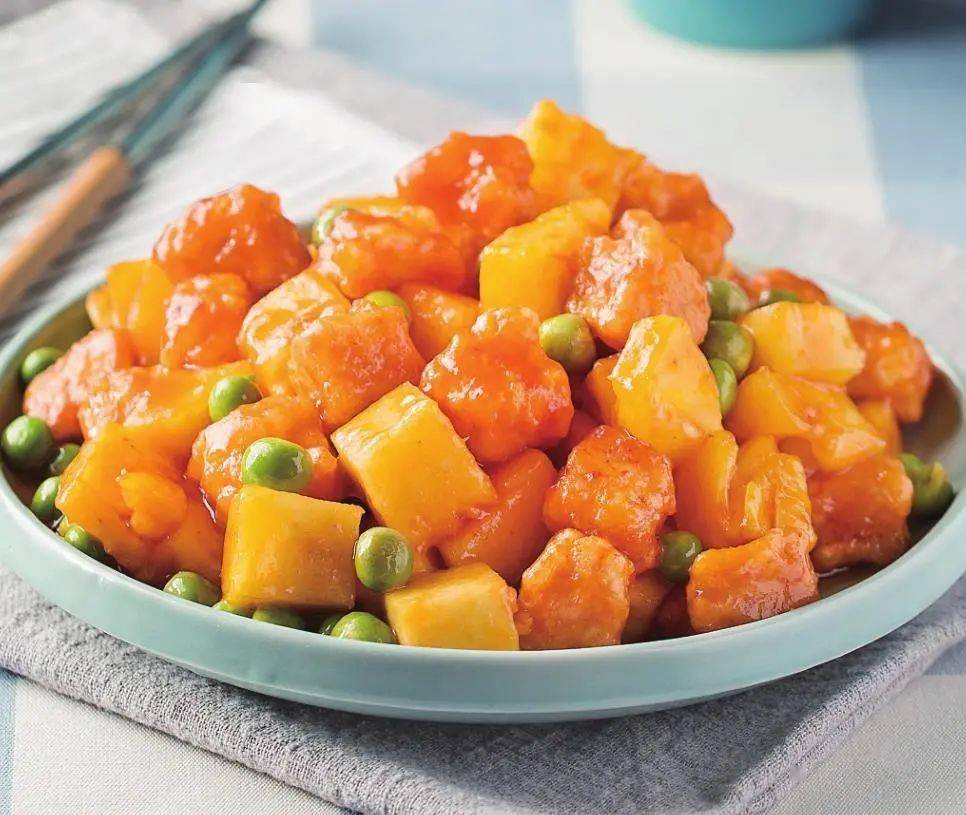 马兰头◆午餐:葡萄干饭,小班:菠萝咕唊鸡肉丸,中大班:沙司菠萝鸡块