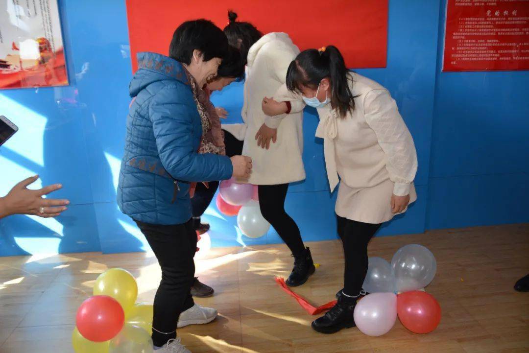 8妇女节联欢活动_游戏