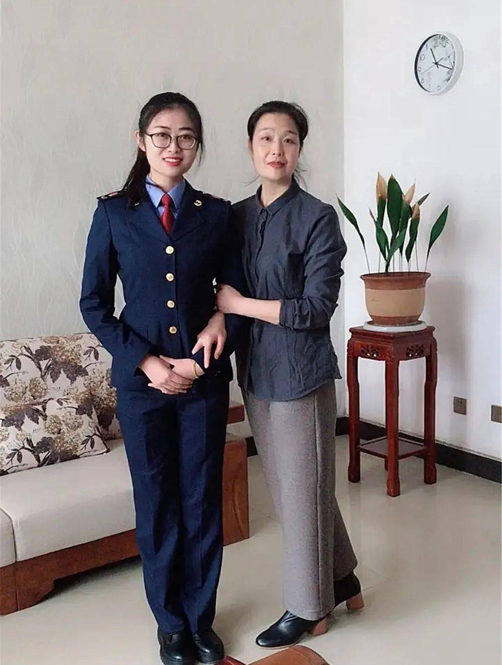 赣榆市监女神送你一朵小红花附海量照片及视频