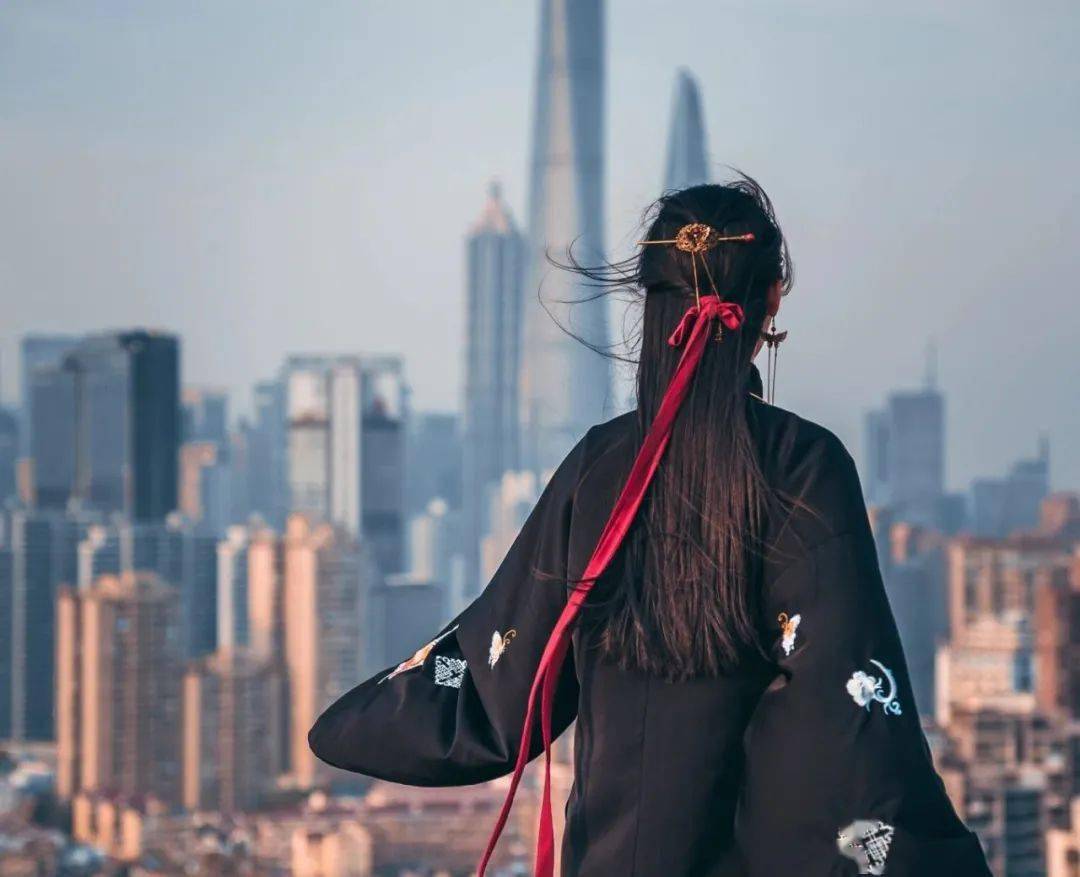 大数据里的 她经济 三八节女性 悦己消费 行为比例大幅攀升 投资