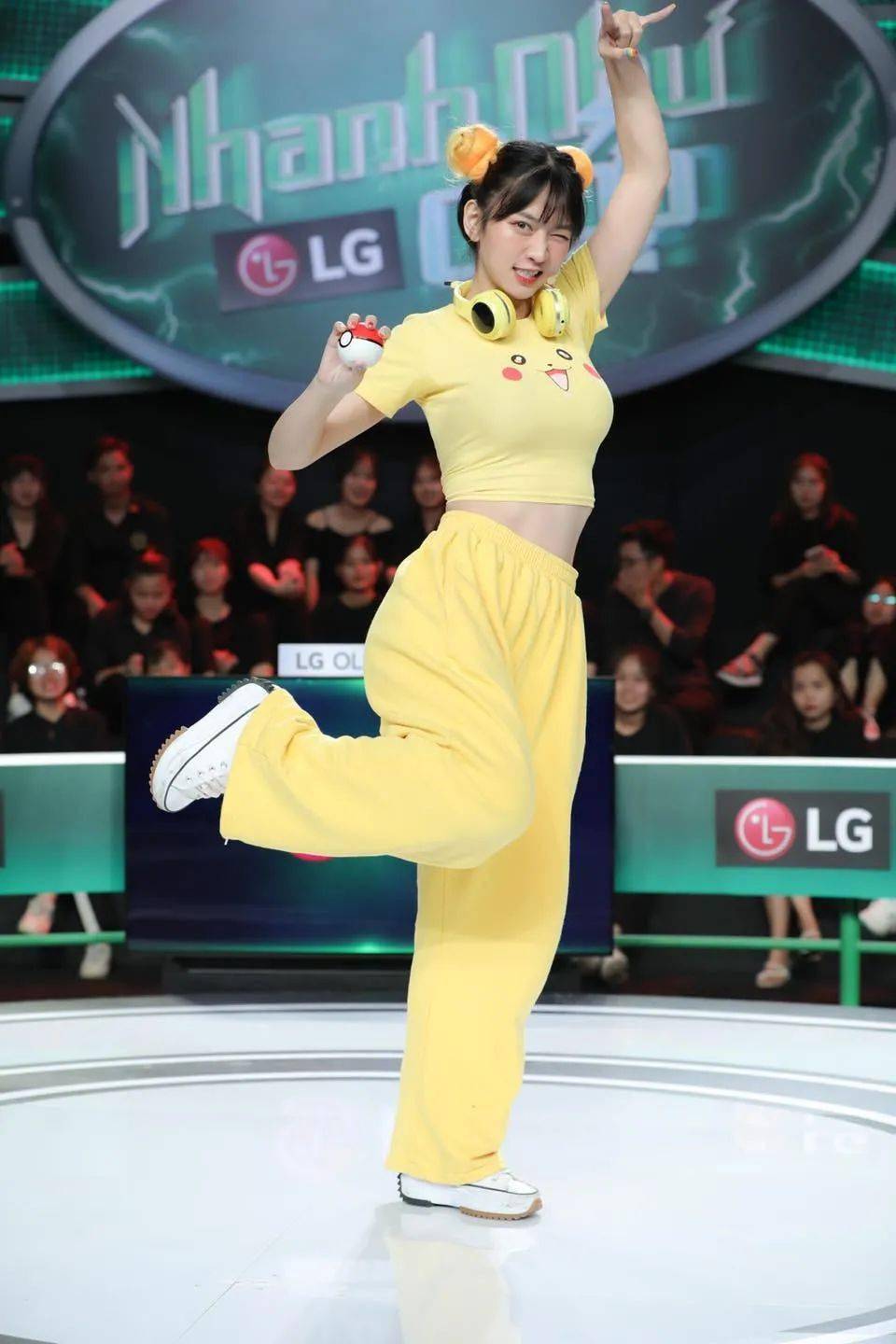 大四宅妹健身三年，逆襲「校園性感美少女」，沙漏般的身材性感惹火！ 健身減肥達人 第23张