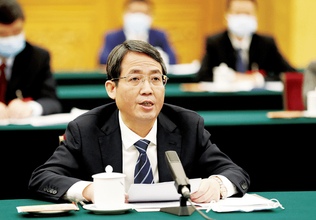 新华社"两会·热点画报"专栏采访全国人大代表,柳州市委书记吴炜_陈