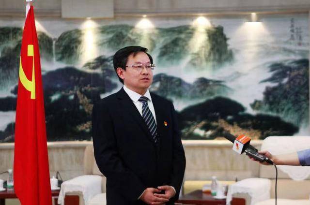 市委书记刘文强在接受枣庄日报专访时表示挺起工业强市脊梁抬高标杆